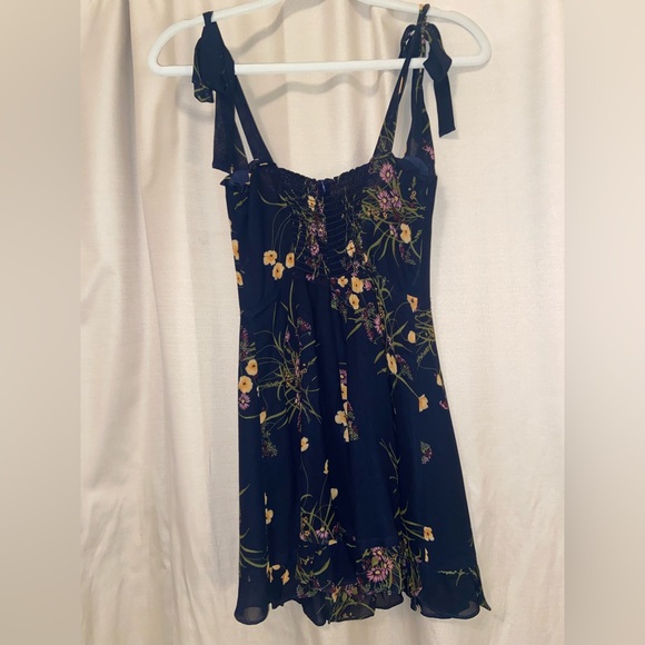 Reformation Christine Dress in Mademoiselle - Picture 3 of 4